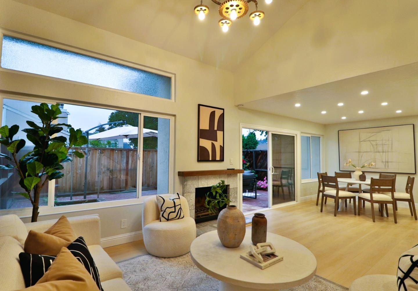 Detail Gallery Image 10 of 45 For 284 Rosewood Ct, Hayward,  CA 94544 - 2 Beds | 2/1 Baths