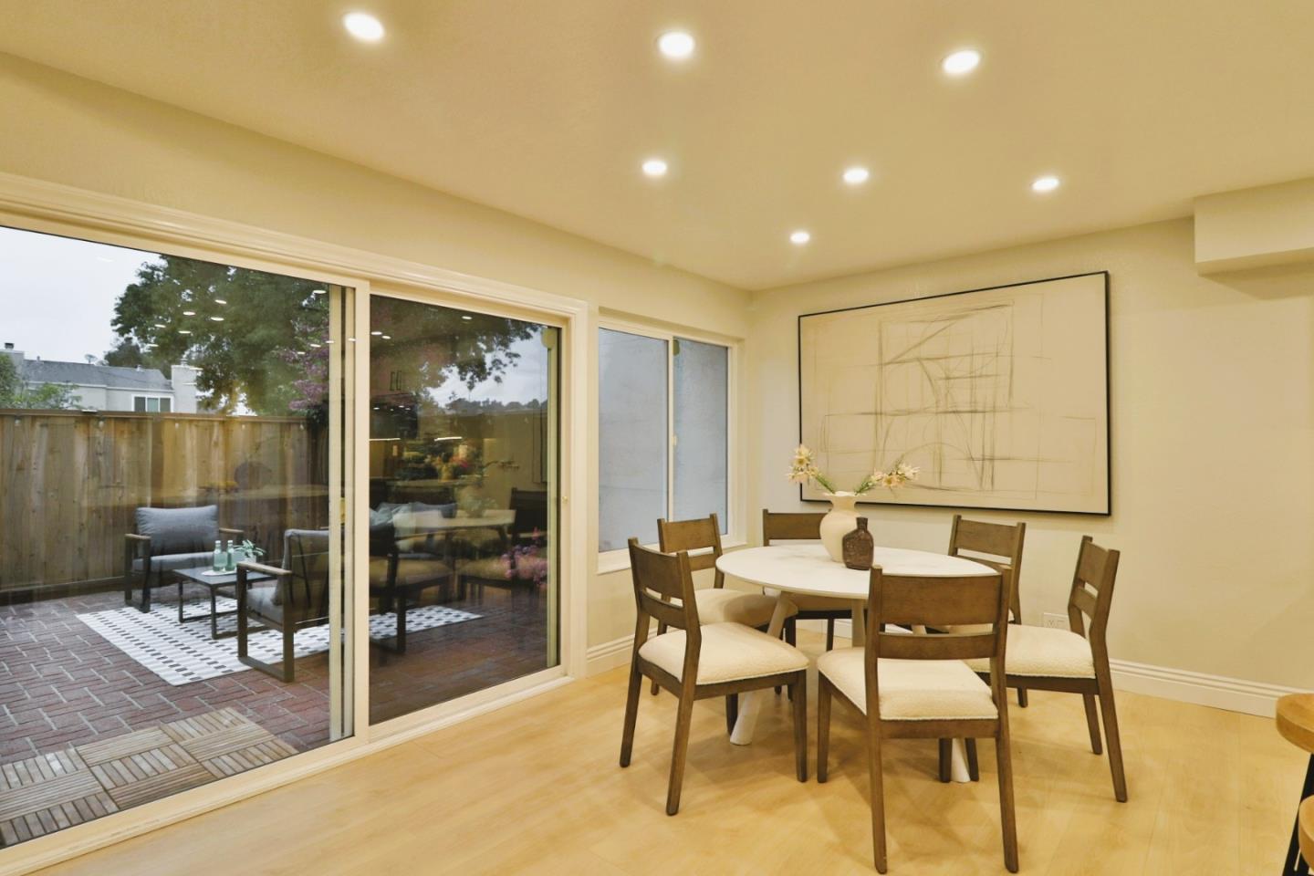 Detail Gallery Image 11 of 45 For 284 Rosewood Ct, Hayward,  CA 94544 - 2 Beds | 2/1 Baths
