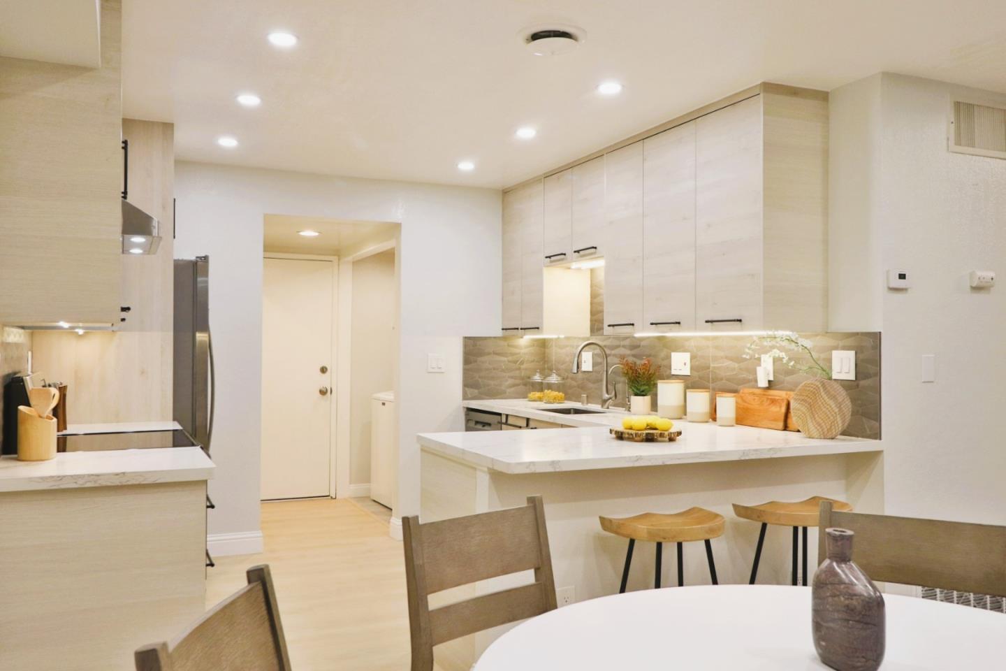 Detail Gallery Image 15 of 45 For 284 Rosewood Ct, Hayward,  CA 94544 - 2 Beds | 2/1 Baths