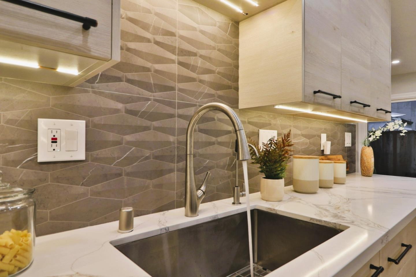 Detail Gallery Image 17 of 45 For 284 Rosewood Ct, Hayward,  CA 94544 - 2 Beds | 2/1 Baths