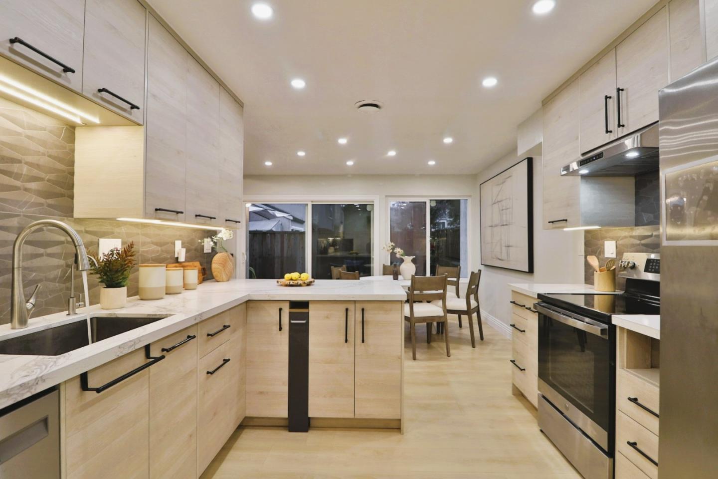 Detail Gallery Image 19 of 45 For 284 Rosewood Ct, Hayward,  CA 94544 - 2 Beds | 2/1 Baths
