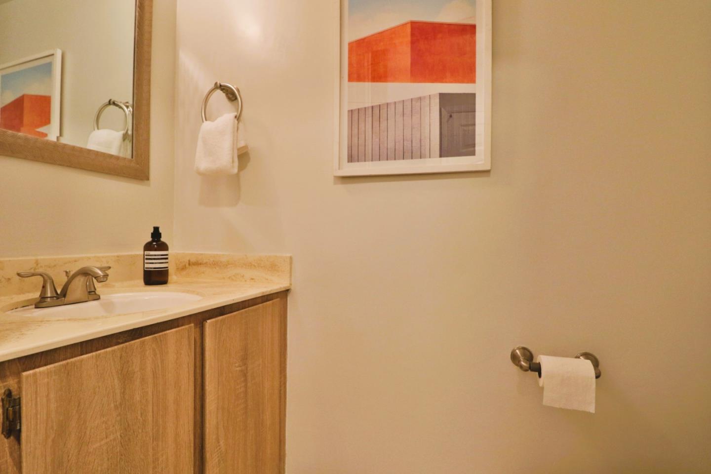 Detail Gallery Image 20 of 45 For 284 Rosewood Ct, Hayward,  CA 94544 - 2 Beds | 2/1 Baths