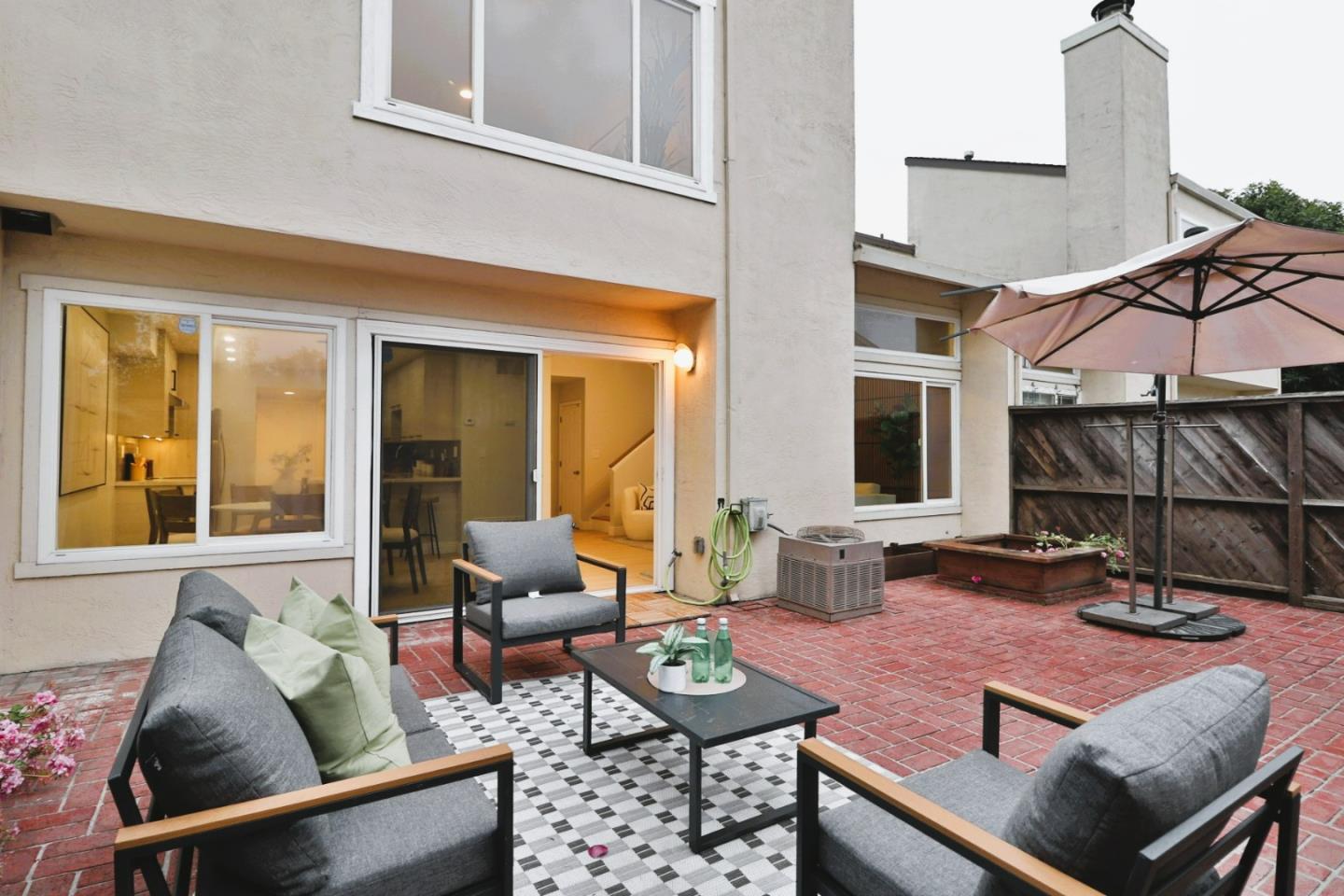 Detail Gallery Image 34 of 45 For 284 Rosewood Ct, Hayward,  CA 94544 - 2 Beds | 2/1 Baths