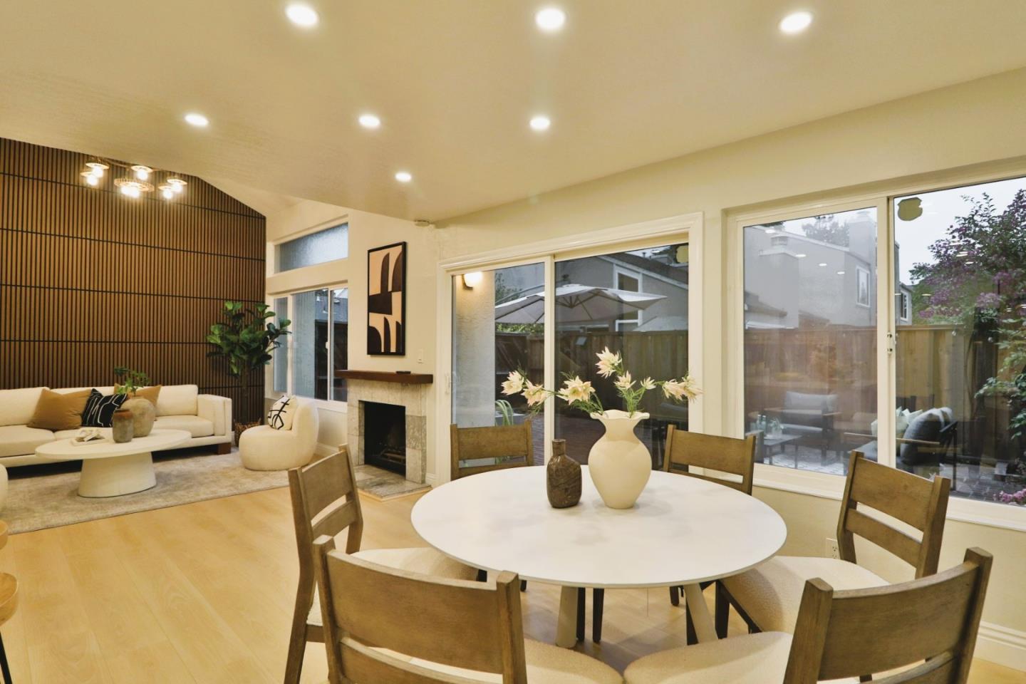 Detail Gallery Image 9 of 45 For 284 Rosewood Ct, Hayward,  CA 94544 - 2 Beds | 2/1 Baths