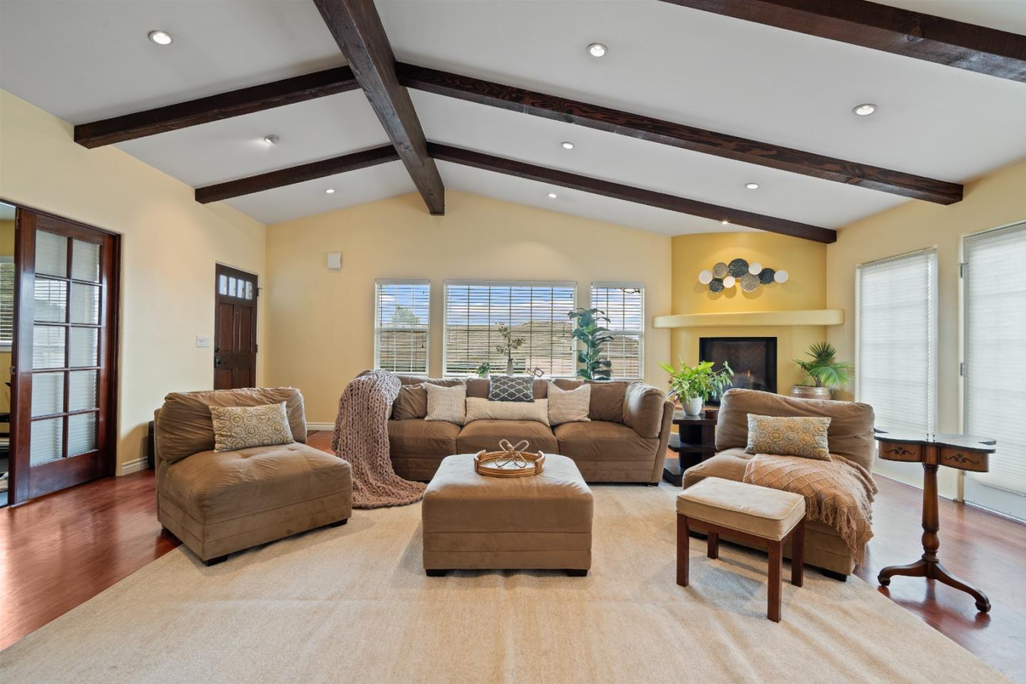 Detail Gallery Image 12 of 46 For 1325 Kimball Ave, Seaside,  CA 93955 - 4 Beds | 2/1 Baths