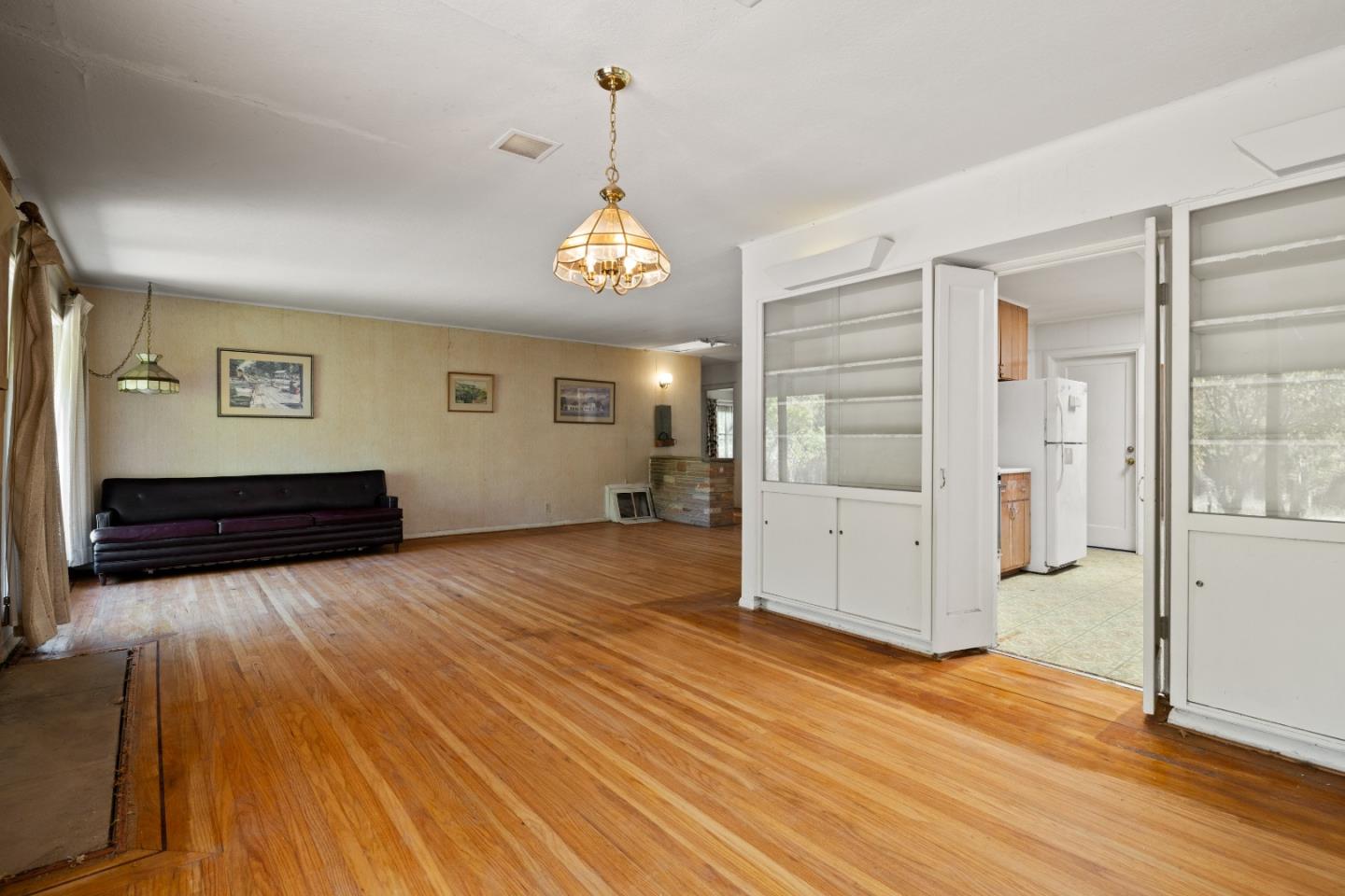 Detail Gallery Image 7 of 21 For 153 Occidental Ave, Burlingame,  CA 94010 - 2 Beds | 1 Baths