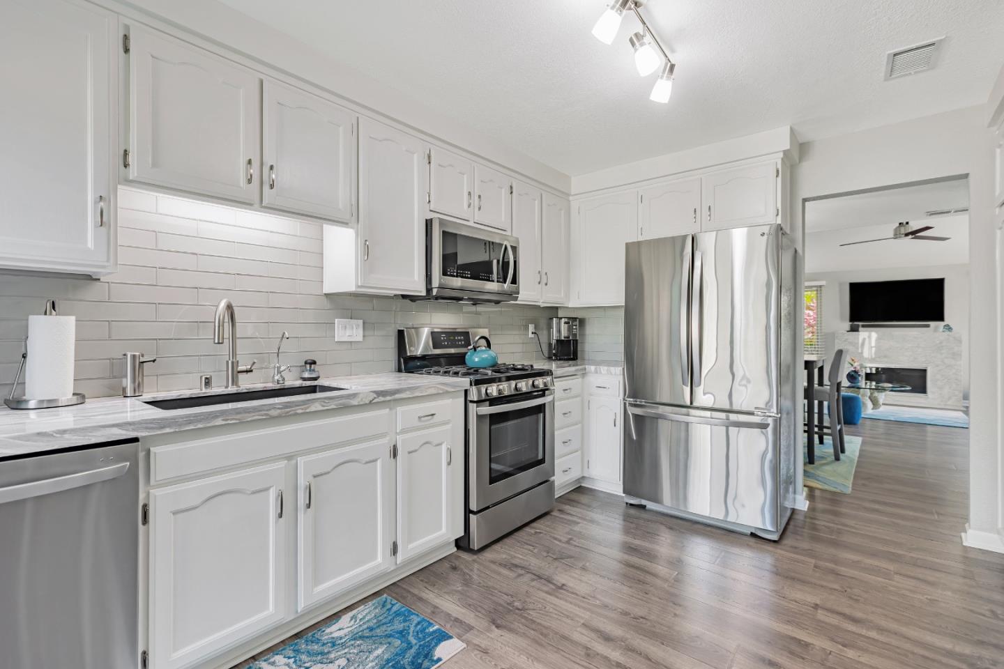 Detail Gallery Image 15 of 53 For 4337 Lake Santa Clara Dr, Santa Clara,  CA 95054 - 4 Beds | 2/1 Baths