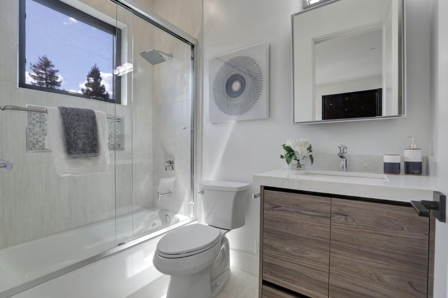 Detail Gallery Image 32 of 74 For 546 9th Ave, Menlo Park,  CA 94025 - 4 Beds | 4/1 Baths