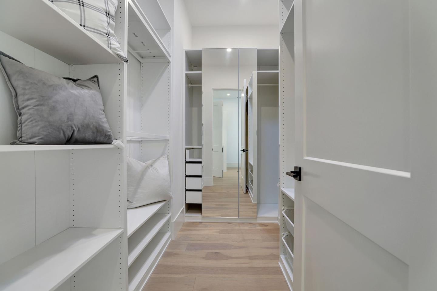 Detail Gallery Image 38 of 74 For 546 9th Ave, Menlo Park,  CA 94025 - 4 Beds | 4/1 Baths