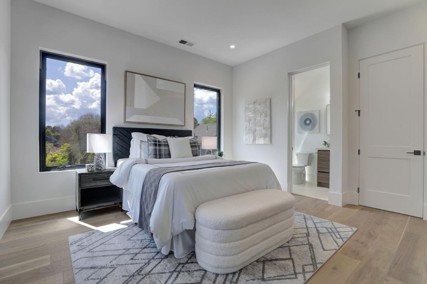 Detail Gallery Image 40 of 74 For 546 9th Ave, Menlo Park,  CA 94025 - 4 Beds | 4/1 Baths
