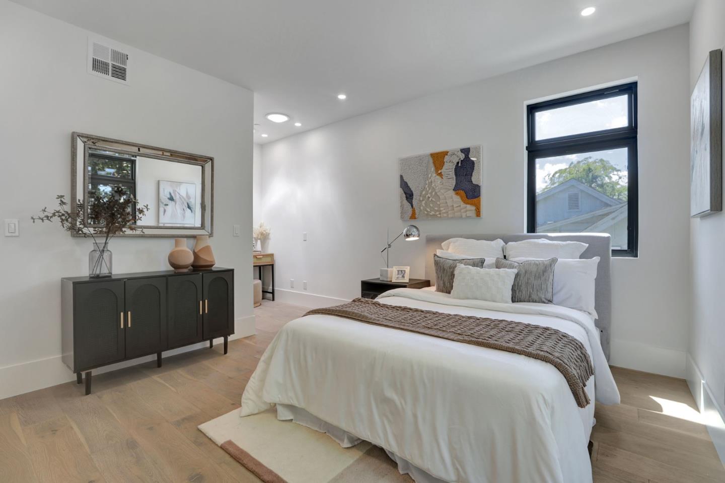 Detail Gallery Image 42 of 74 For 546 9th Ave, Menlo Park,  CA 94025 - 4 Beds | 4/1 Baths