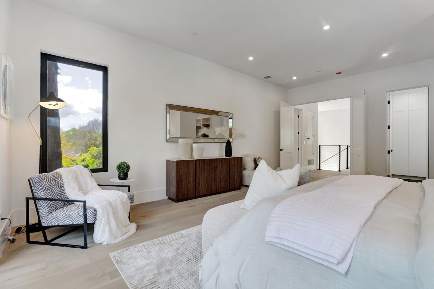 Detail Gallery Image 44 of 74 For 546 9th Ave, Menlo Park,  CA 94025 - 4 Beds | 4/1 Baths