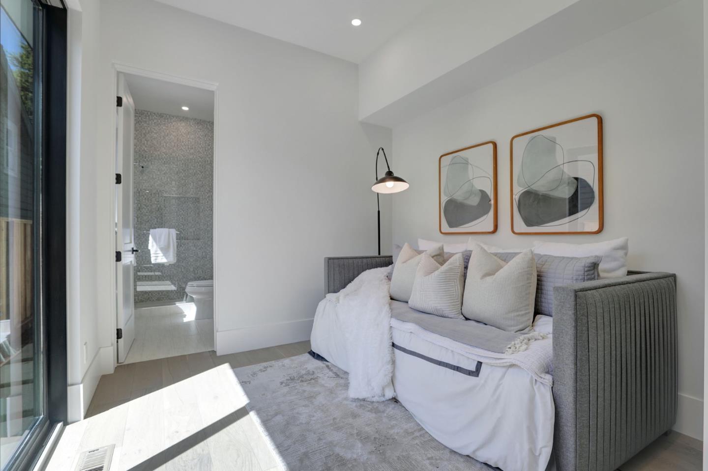 Detail Gallery Image 51 of 74 For 546 9th Ave, Menlo Park,  CA 94025 - 4 Beds | 4/1 Baths