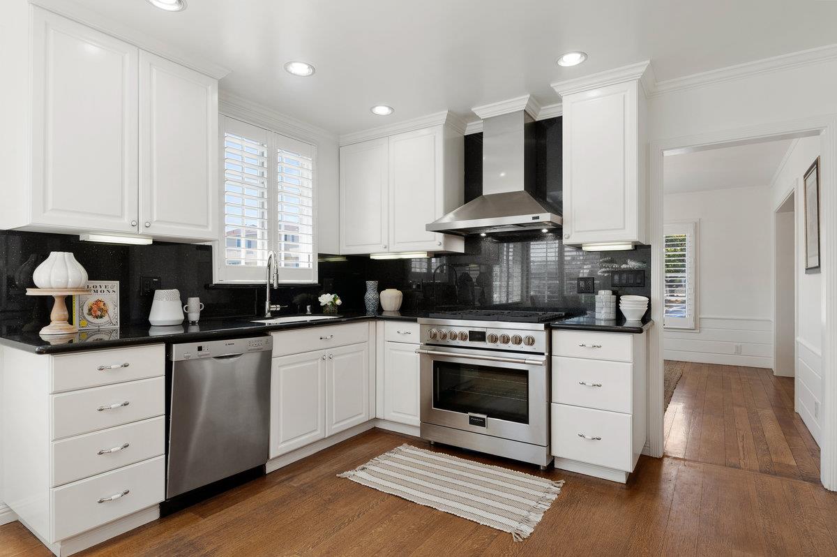 Detail Gallery Image 10 of 39 For 400 Magnolia Ave, Millbrae,  CA 94030 - 3 Beds | 2 Baths