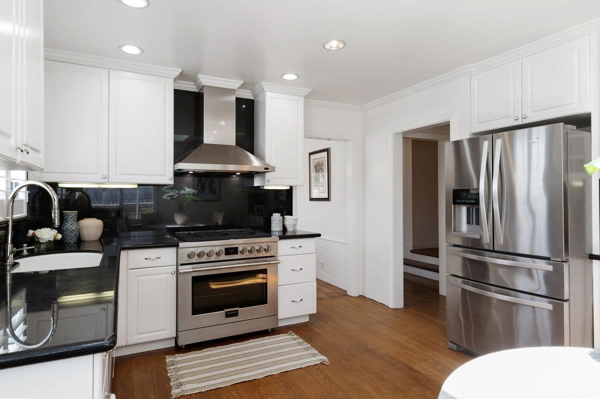 Detail Gallery Image 8 of 39 For 400 Magnolia Ave, Millbrae,  CA 94030 - 3 Beds | 2 Baths