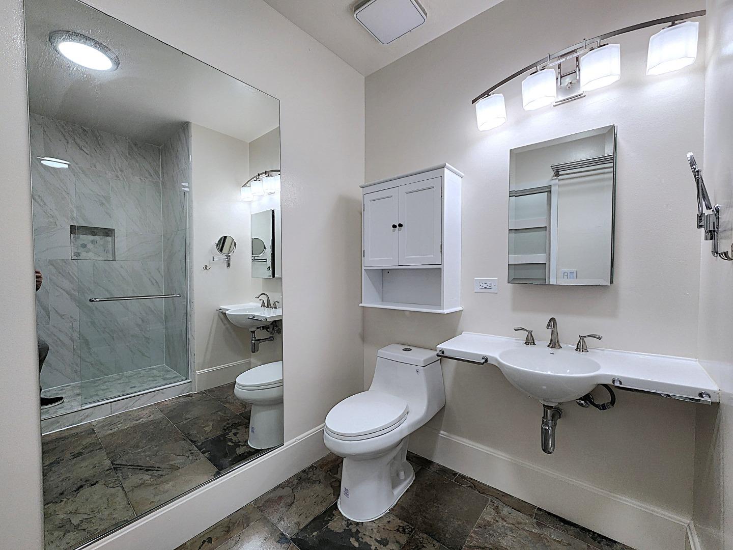 Detail Gallery Image 13 of 23 For 334 Santana Row #247,  San Jose,  CA 95128 - 1 Beds | 1 Baths