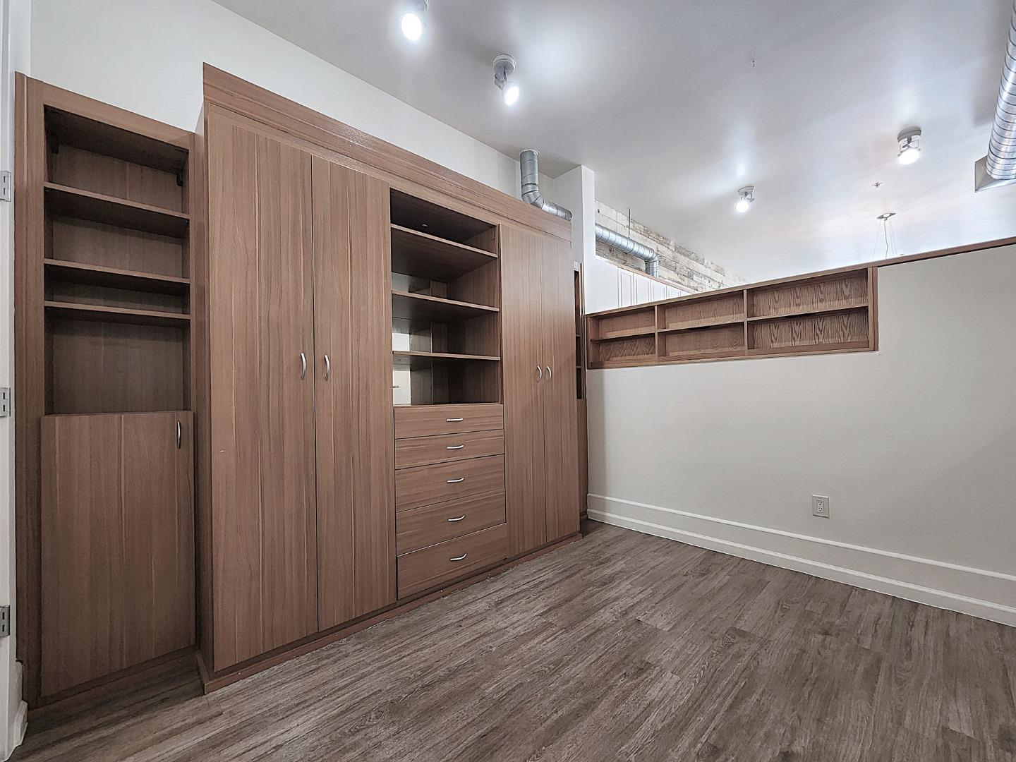 Detail Gallery Image 6 of 23 For 334 Santana Row #247,  San Jose,  CA 95128 - 1 Beds | 1 Baths