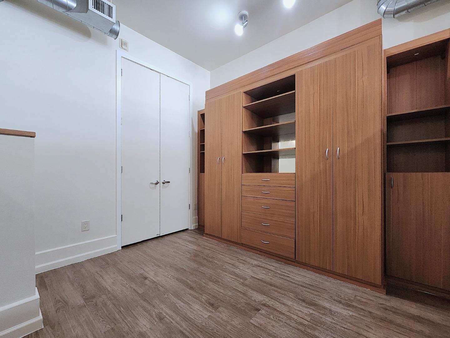 Detail Gallery Image 7 of 23 For 334 Santana Row #247,  San Jose,  CA 95128 - 1 Beds | 1 Baths