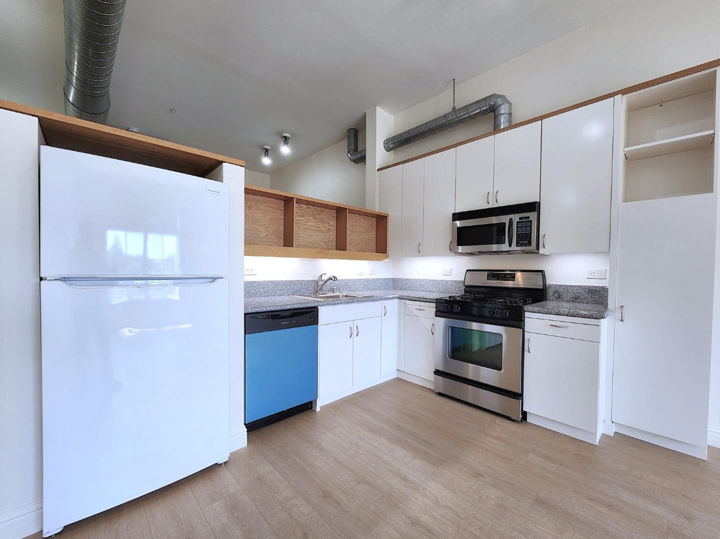 Detail Gallery Image 6 of 19 For 334 Santana Row #242,  San Jose,  CA 95128 - 1 Beds | 1 Baths