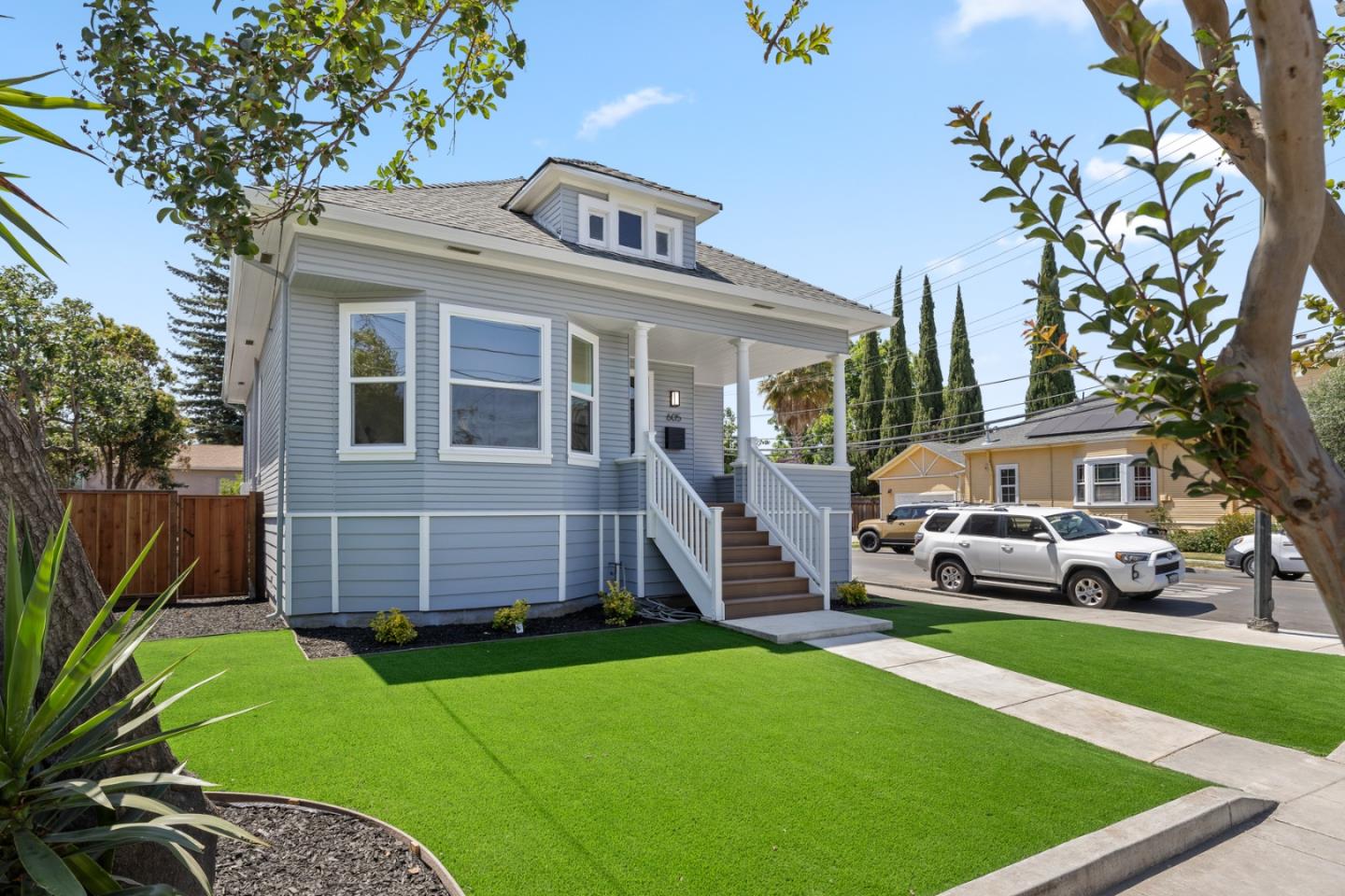 Detail Gallery Image 2 of 33 For 605 Minor Ave, San Jose,  CA 95125 - 3 Beds | 2 Baths