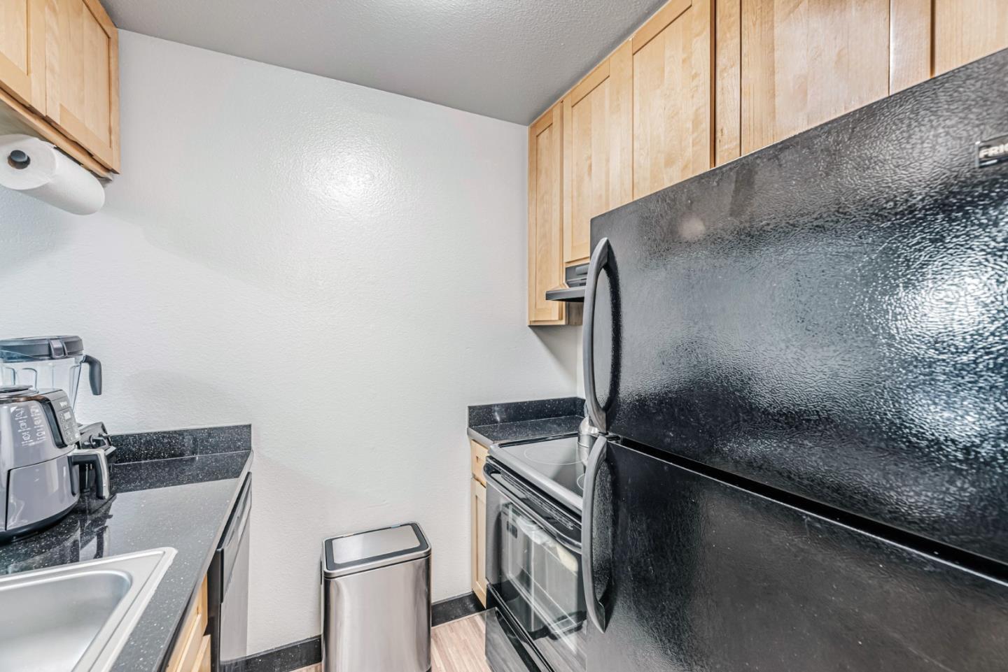 Detail Gallery Image 11 of 27 For 3154 Shelter Creek Ln, San Bruno,  CA 94066 - 0 Beds | 1 Baths