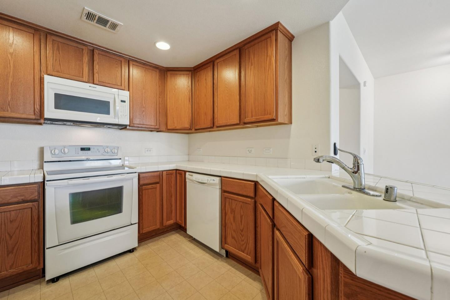 Detail Gallery Image 12 of 45 For 809 Auzerais Ave #329,  San Jose,  CA 95126 - 2 Beds | 2 Baths