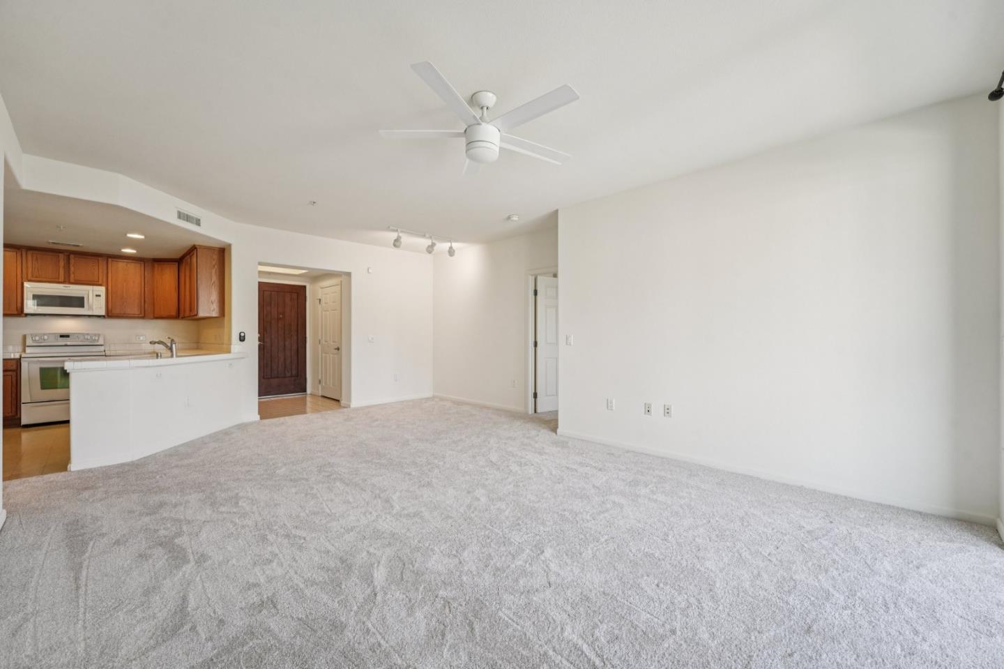 Detail Gallery Image 9 of 45 For 809 Auzerais Ave #329,  San Jose,  CA 95126 - 2 Beds | 2 Baths