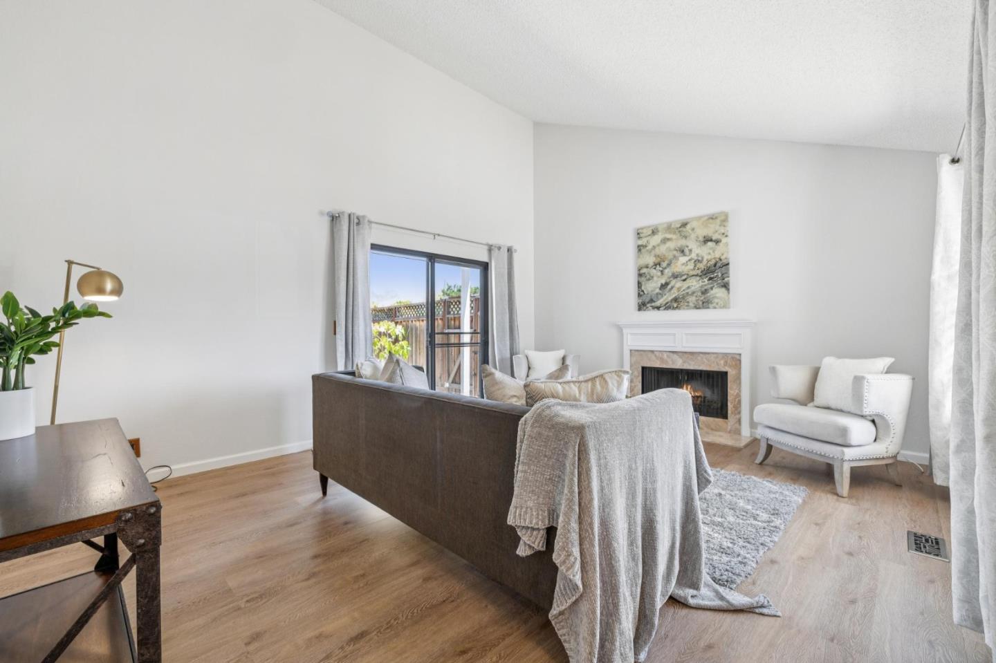Detail Gallery Image 13 of 88 For 1009 Courtland Ave, Milpitas,  CA 95035 - 2 Beds | 2 Baths
