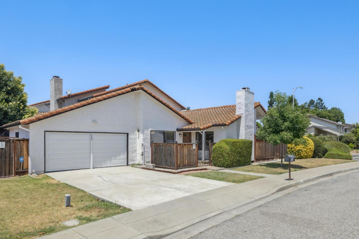 Detail Gallery Image 6 of 88 For 1009 Courtland Ave, Milpitas,  CA 95035 - 2 Beds | 2 Baths