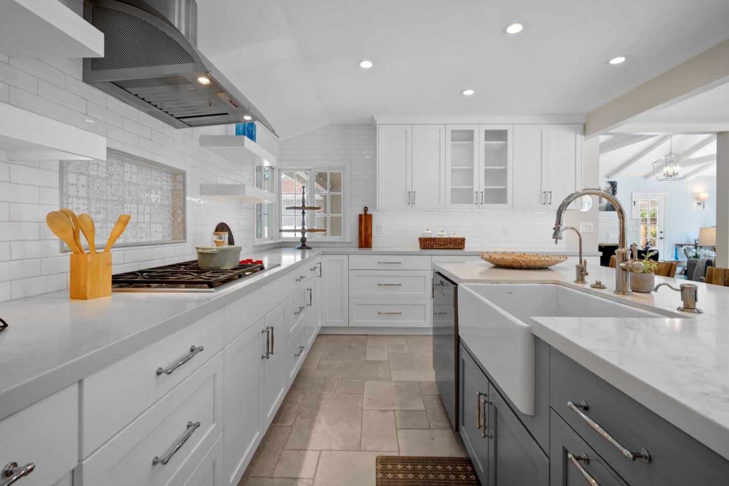 Detail Gallery Image 13 of 46 For 20 Sara Ln, Alamo,  CA 94507 - 4 Beds | 2/1 Baths