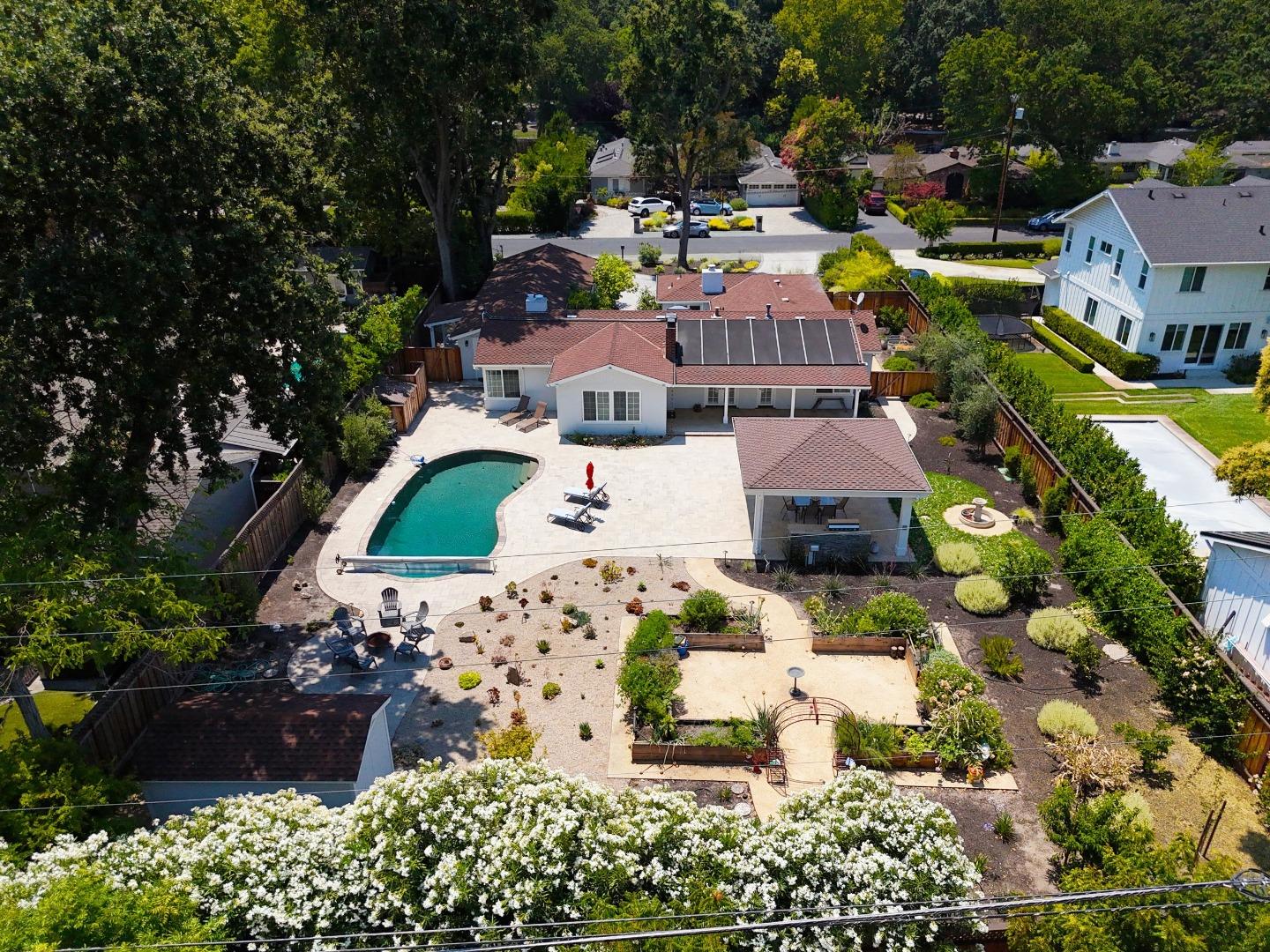 Detail Gallery Image 34 of 46 For 20 Sara Ln, Alamo,  CA 94507 - 4 Beds | 2/1 Baths