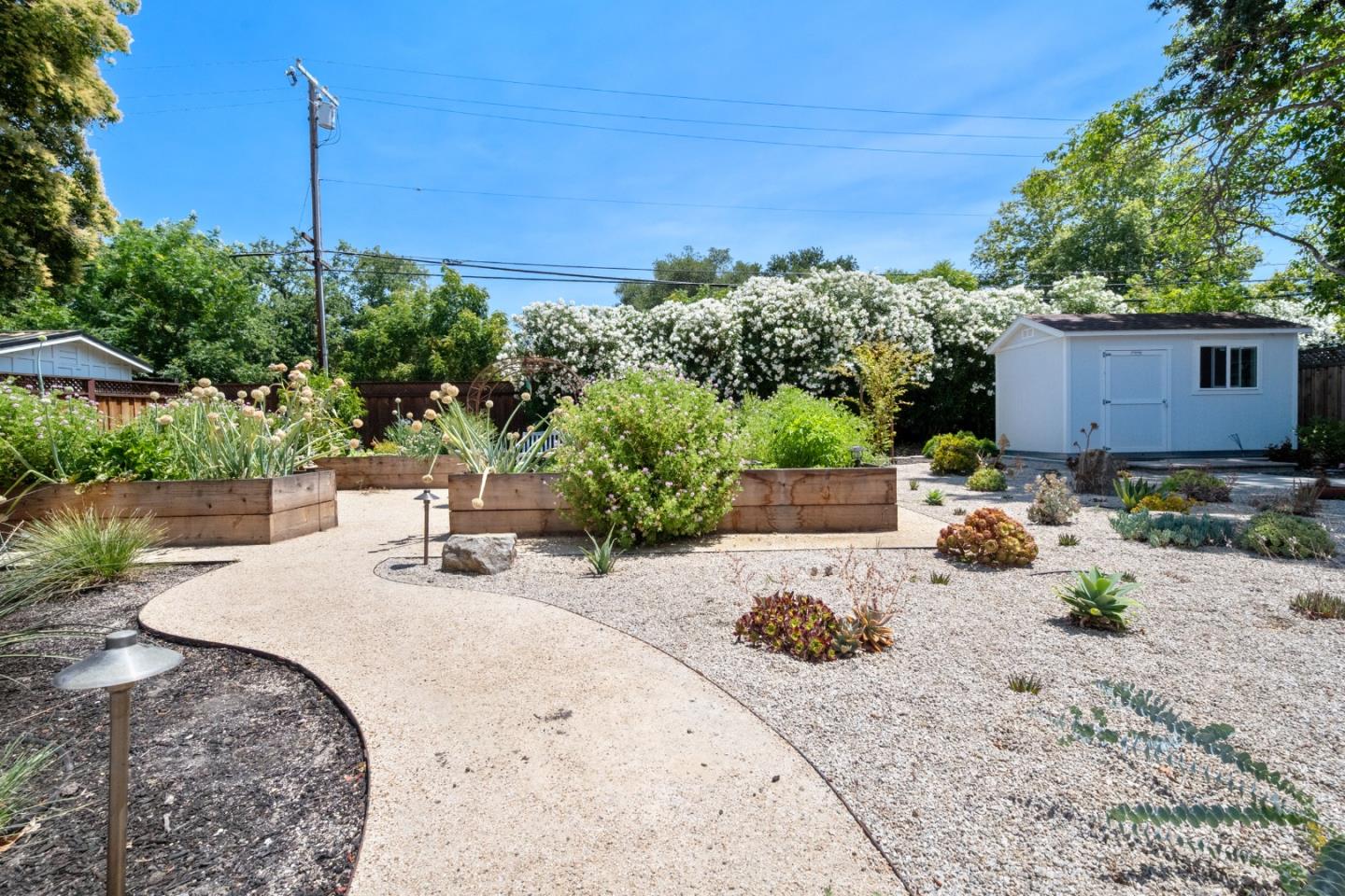 Detail Gallery Image 35 of 46 For 20 Sara Ln, Alamo,  CA 94507 - 4 Beds | 2/1 Baths