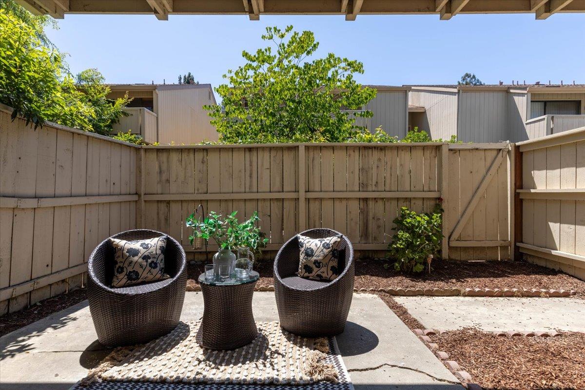 Detail Gallery Image 12 of 17 For 976 Kiely Blvd #I,  Santa Clara,  CA 95051 - 2 Beds | 2 Baths