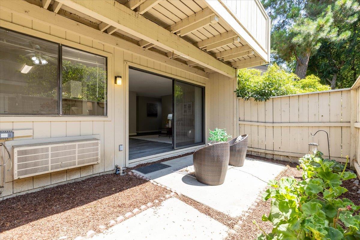 Detail Gallery Image 13 of 17 For 976 Kiely Blvd #I,  Santa Clara,  CA 95051 - 2 Beds | 2 Baths