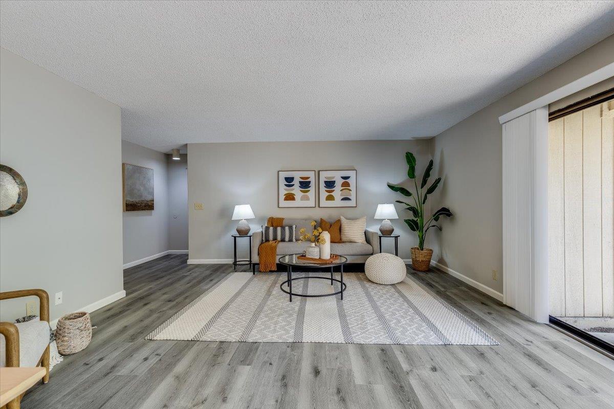 Detail Gallery Image 4 of 17 For 976 Kiely Blvd #I,  Santa Clara,  CA 95051 - 2 Beds | 2 Baths