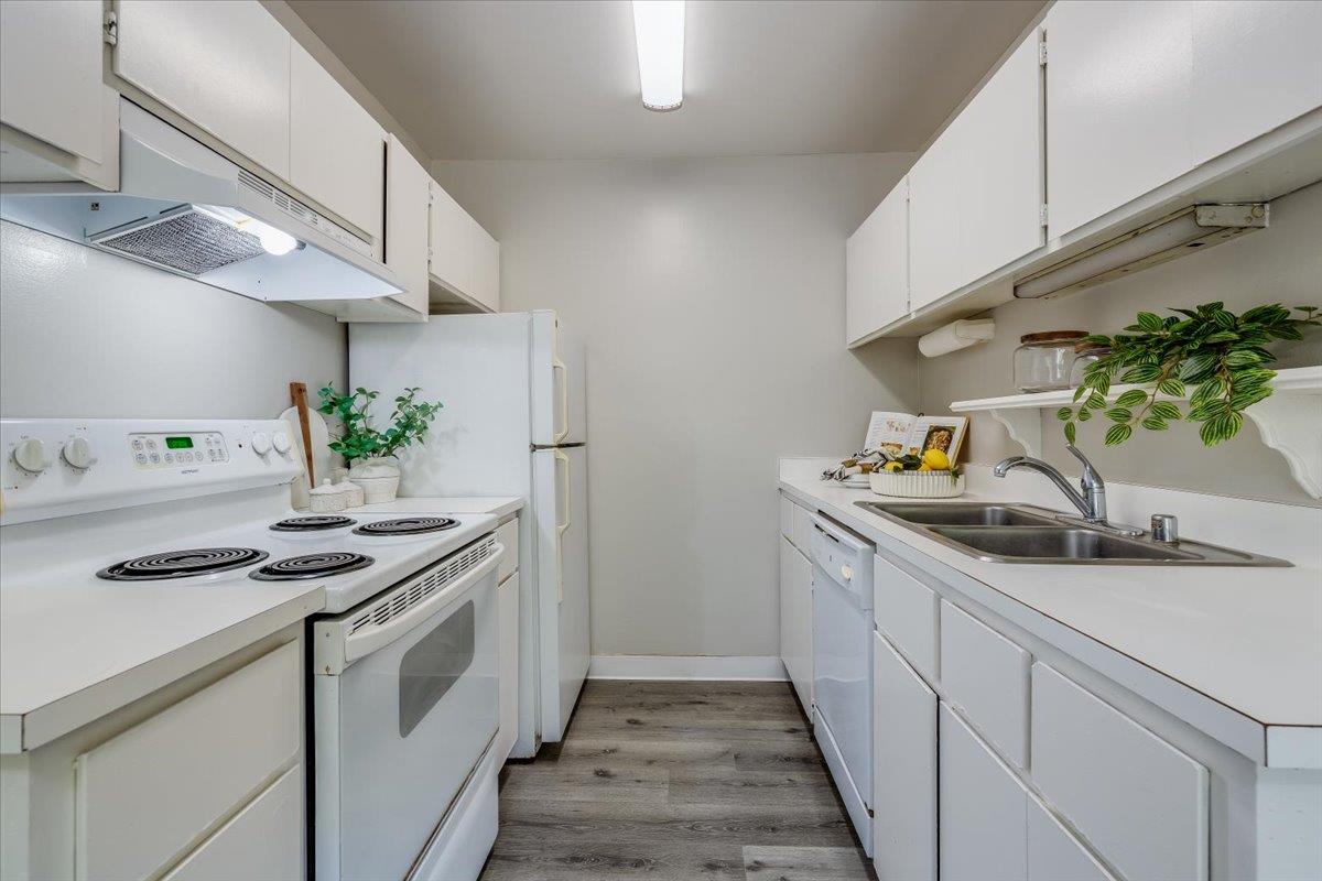 Detail Gallery Image 5 of 17 For 976 Kiely Blvd #I,  Santa Clara,  CA 95051 - 2 Beds | 2 Baths