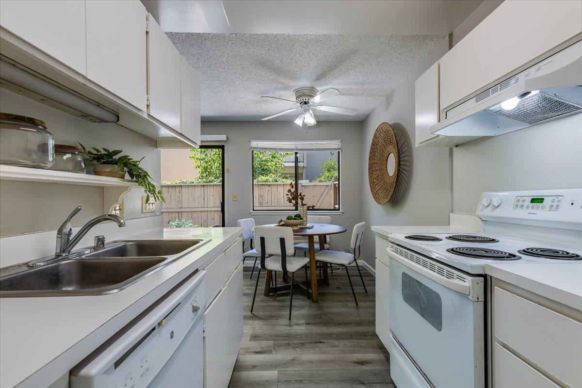 Detail Gallery Image 6 of 17 For 976 Kiely Blvd #I,  Santa Clara,  CA 95051 - 2 Beds | 2 Baths