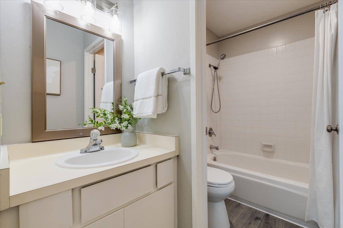 Detail Gallery Image 9 of 17 For 976 Kiely Blvd #I,  Santa Clara,  CA 95051 - 2 Beds | 2 Baths