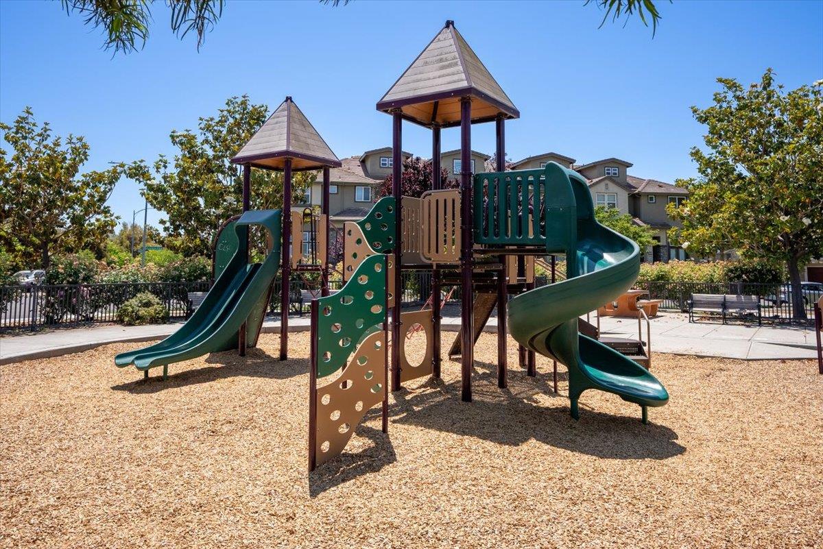 Detail Gallery Image 12 of 20 For 1339 Marcello Dr, San Jose,  CA 95131 - 2 Beds | 2 Baths