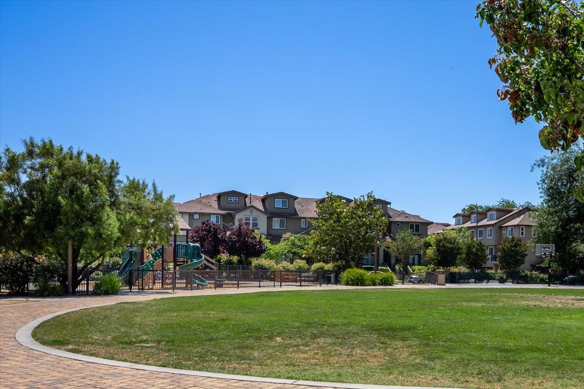 Detail Gallery Image 13 of 20 For 1339 Marcello Dr, San Jose,  CA 95131 - 2 Beds | 2 Baths