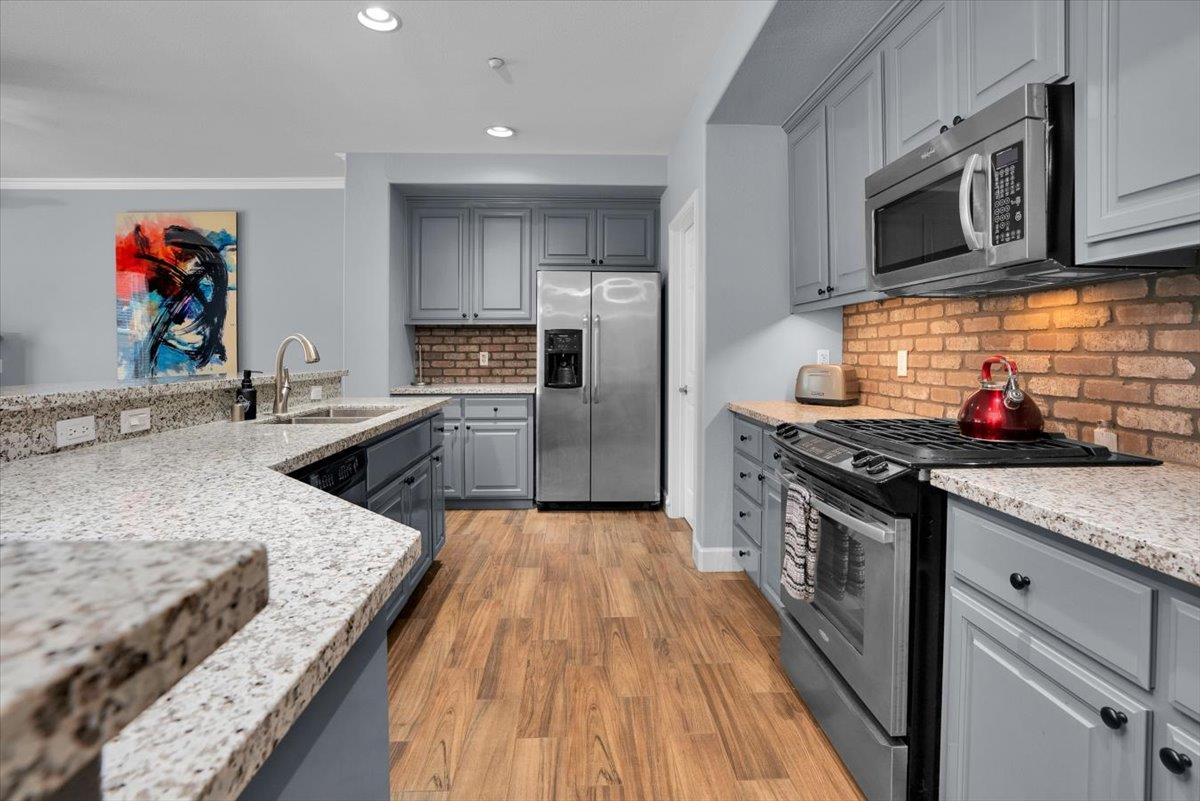 Detail Gallery Image 3 of 20 For 1339 Marcello Dr, San Jose,  CA 95131 - 2 Beds | 2 Baths