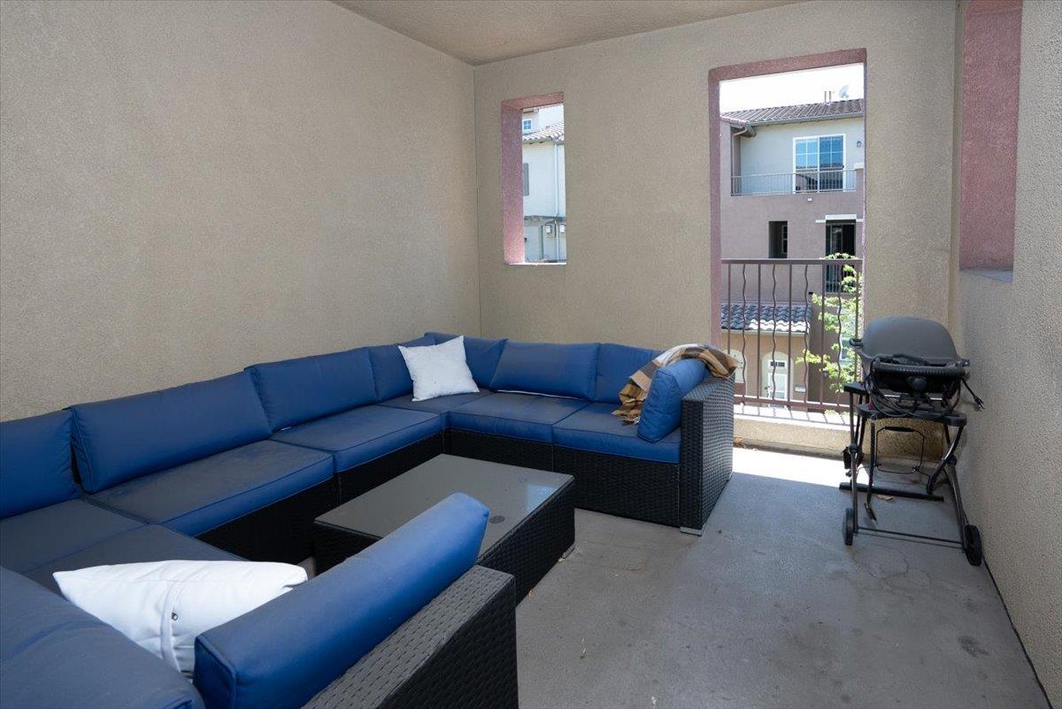 Detail Gallery Image 9 of 20 For 1339 Marcello Dr, San Jose,  CA 95131 - 2 Beds | 2 Baths