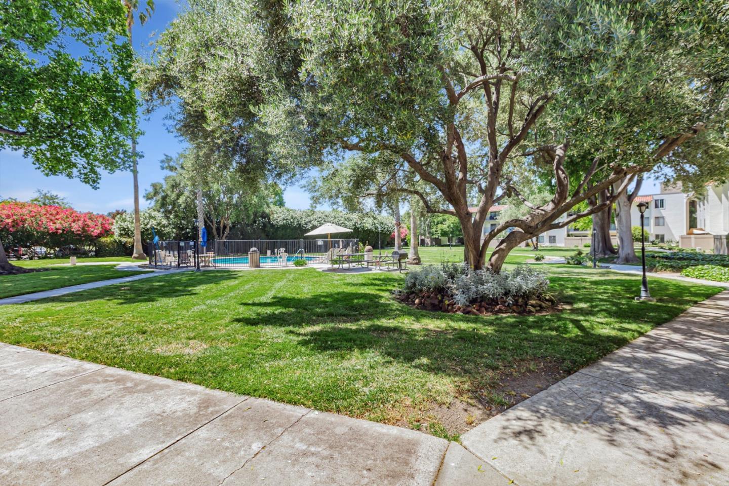 Detail Gallery Image 29 of 32 For 1720 Halford Ave #124,  Santa Clara,  CA 95051 - 1 Beds | 1 Baths