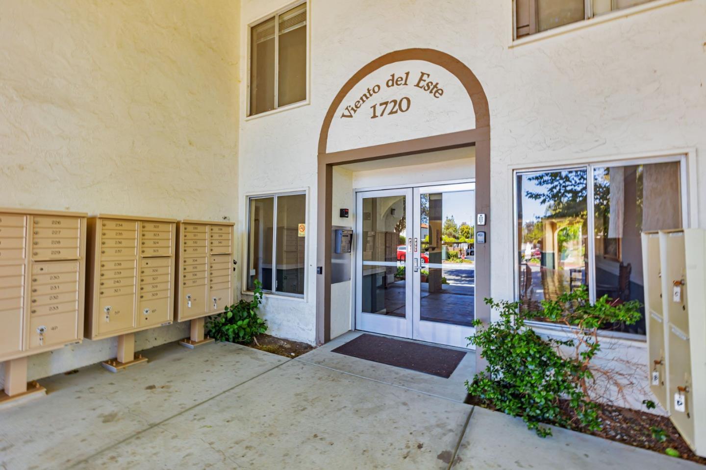 Detail Gallery Image 3 of 32 For 1720 Halford Ave #124,  Santa Clara,  CA 95051 - 1 Beds | 1 Baths
