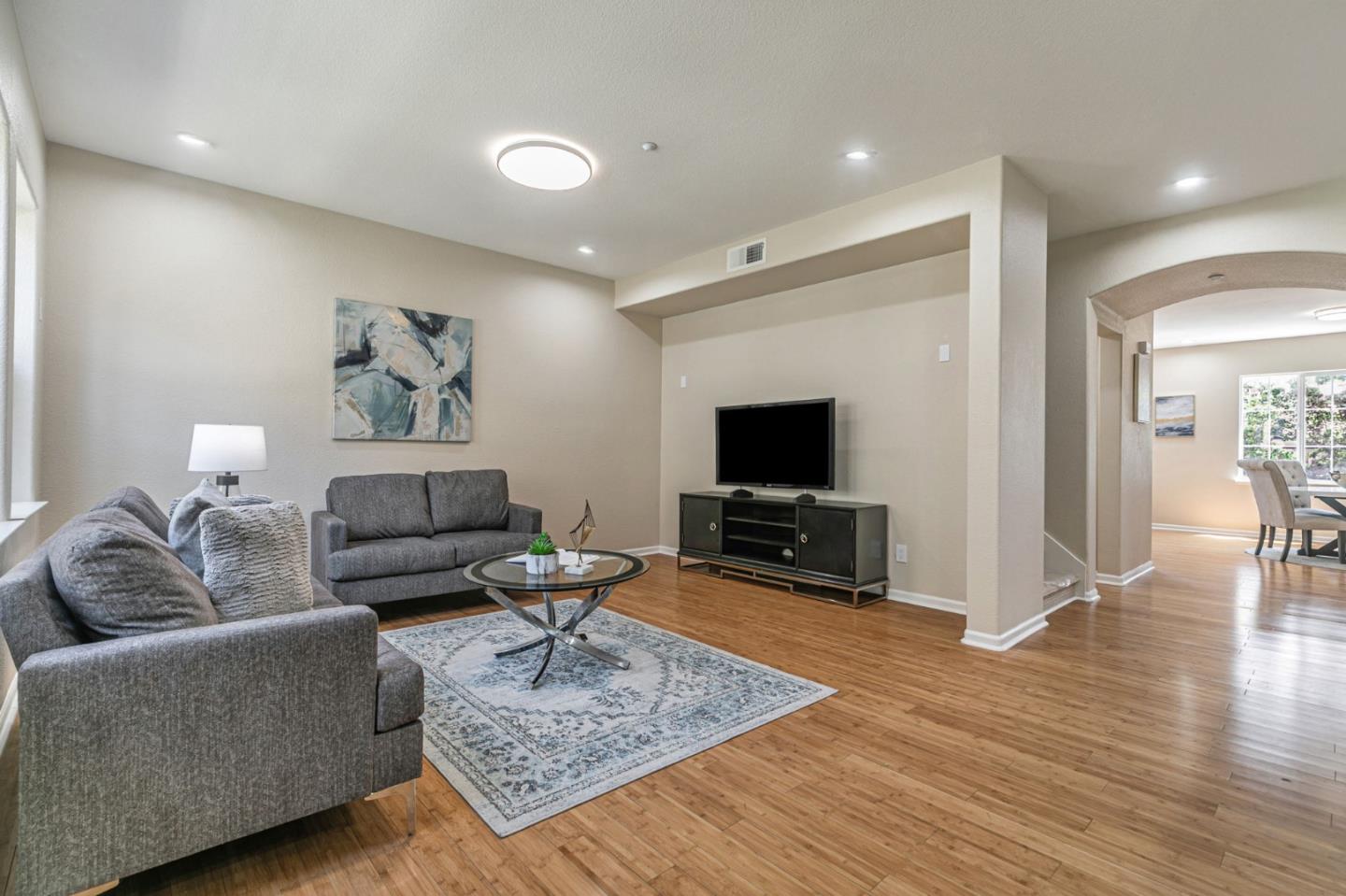 Detail Gallery Image 2 of 35 For 349 Marble Arch Ave, San Jose,  CA 95136 - 3 Beds | 2/1 Baths