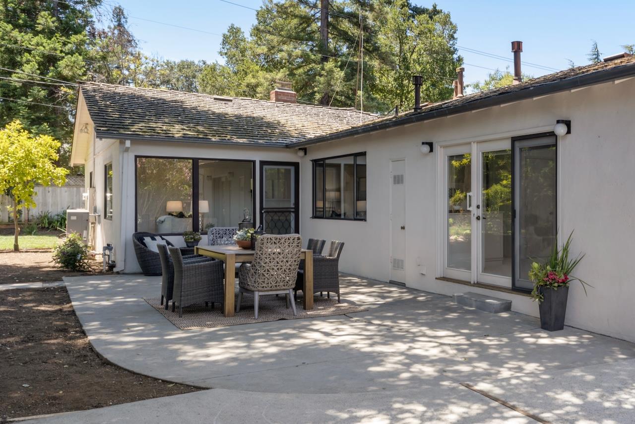 Detail Gallery Image 14 of 35 For 1235 Montclaire Way, Los Altos,  CA 94024 - 4 Beds | 2 Baths