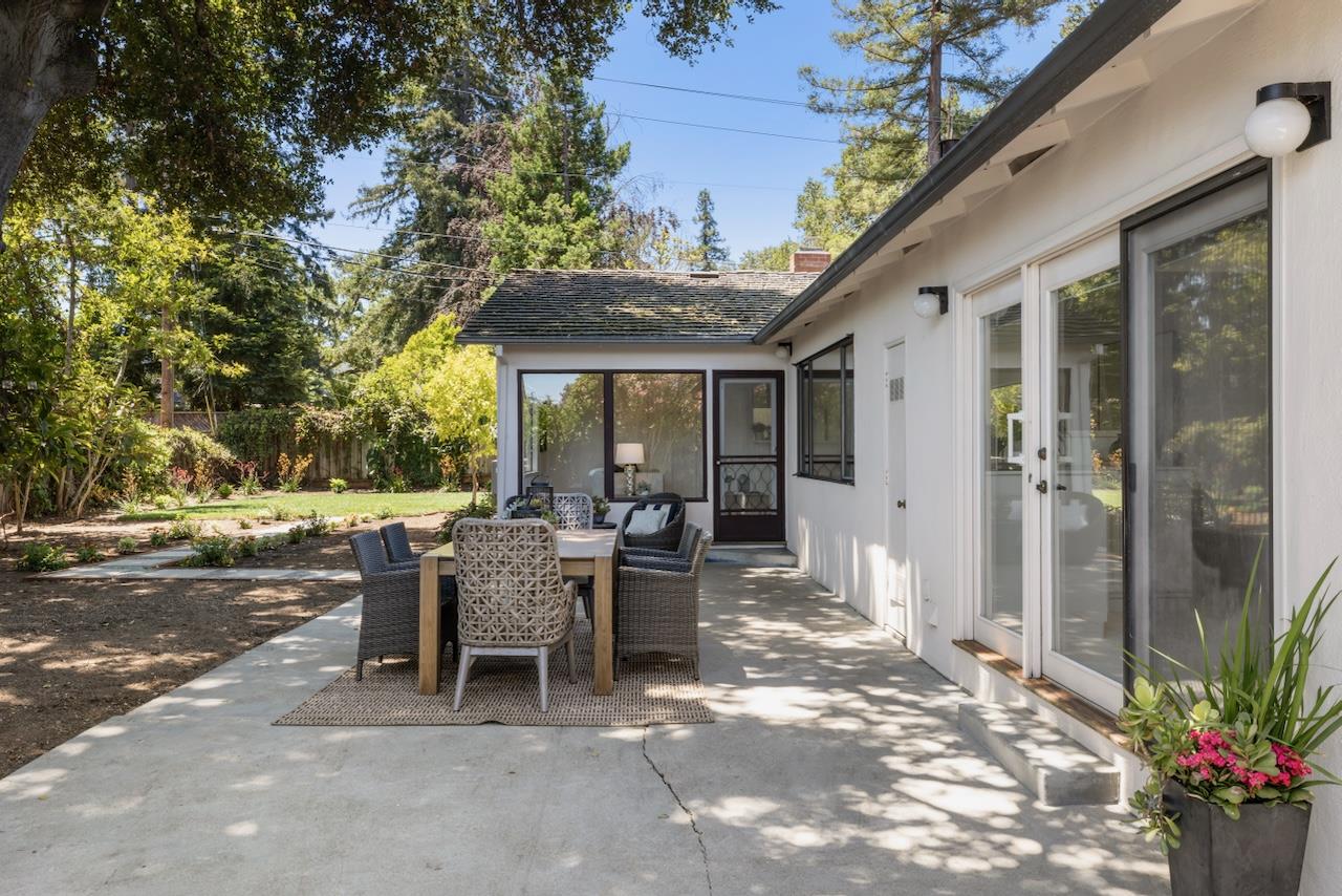 Detail Gallery Image 15 of 35 For 1235 Montclaire Way, Los Altos,  CA 94024 - 4 Beds | 2 Baths