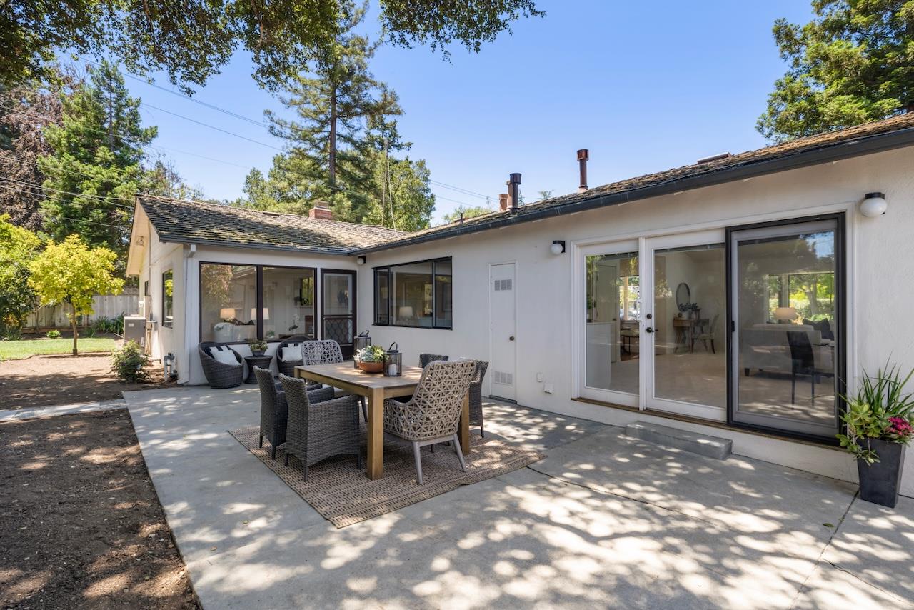 Detail Gallery Image 18 of 35 For 1235 Montclaire Way, Los Altos,  CA 94024 - 4 Beds | 2 Baths