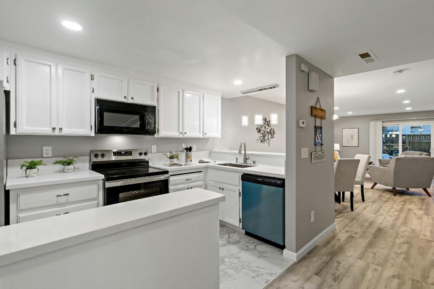 Detail Gallery Image 3 of 37 For 340 W Sunnyoaks Ave, Campbell,  CA 95008 - 2 Beds | 1/2 Baths