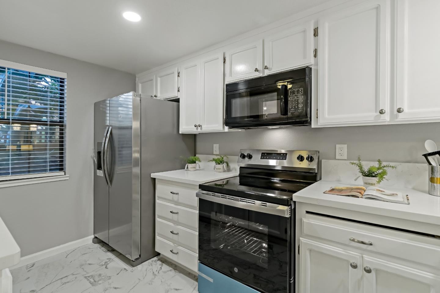 Detail Gallery Image 5 of 37 For 340 W Sunnyoaks Ave, Campbell,  CA 95008 - 2 Beds | 1/2 Baths